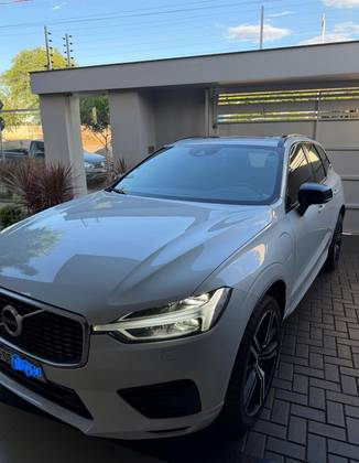 VOLVO XC60 2.0 T8 HYBRID R-DESIGN AWD GEARTRONIC VOLVO XC60 2.0 T8 HYBRID R-DESIGN AWD GEARTRONIC